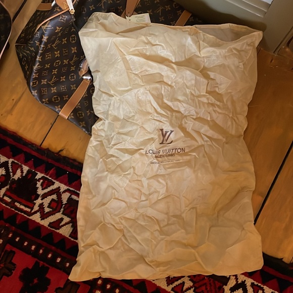 Louis Vuitton Keepall Bag - Picture 8 of 16